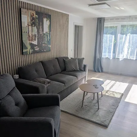 Neu Renoviert - Modernes In Nordseenaehe Ferienhaus